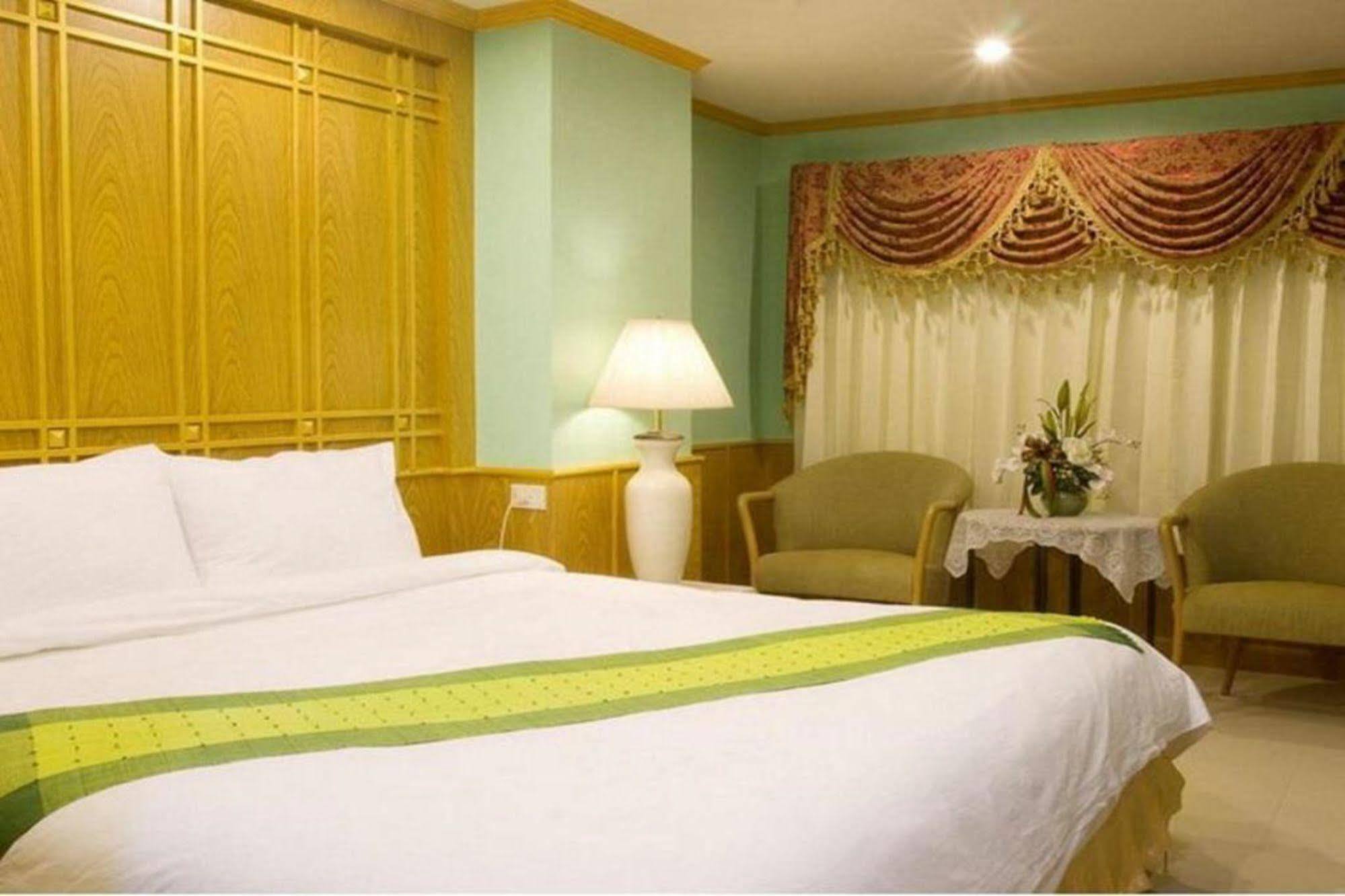 Oyo 280 Thai Garden Resort Banguecoque Exterior foto